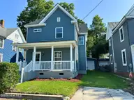 202 W Burgess Street, Elizabeth City, NC 27909 — 4-bedroom home, Elizabeth City, NC, photo 2 of 36: 202 W Burgess