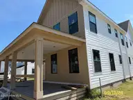 105 Bell Street, Elizabeth City, NC 27909 — 3-bedroom home, Elizabeth City, NC, photo 4 of 14: 091126frontjpeg1