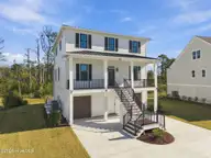 538 Sheldrake Court, Beaufort, NC 28516 — 4-bedroom waterfront home in Beau Coast, Beaufort, NC, photo 3 of 63: 3-web-or-mls-538 Sheldrake Ct 003