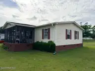 217 Francktown Road, Richlands, NC 28574 — 3-bedroom manufactured home in Guy Harliss King Lots, Richlands, NC, photo 4 of 60: image25