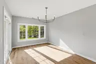 114 Jordan Drive, New Bern, NC 28562 — 4-bedroom waterfront townhome in Wesmill Pond Estates, New Bern, NC, photo 14 of 37: Dining Area