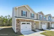 83 Commons View Drive, Hampstead, NC 28443 — 3-bedroom townhome in Southwater Village, Hampstead, NC, photo 3 of 15