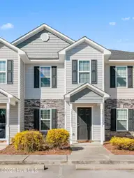 145 W Murrow Lane, Jacksonville, NC 28546 — 2-bedroom townhome in Carolina Plantations, Jacksonville, NC, photo 3 of 40