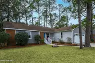 6203 Gondolier Drive, New Bern, NC 28560 — 3-bedroom home in Fairfield Harbour, New Bern, NC, photo 7 of 68: 6203 Gondolier Drive, New Bern, NC 28560