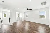 1601 River Drive, New Bern, NC 28560 — 3-bedroom home in Riverside, New Bern, NC, photo 21 of 36: IMG_1155