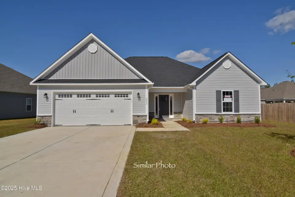 110 Twisted Vine Boulevard, Jacksonville, NC 28546 — 3-bedroom home in The Vineyards, Jacksonville, NC, photo 1 of 21: 202 Messenger