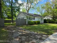 108 S Lee Street, Whiteville, NC 28472 — 2-bedroom home, Whiteville, NC, photo 3 of 10
