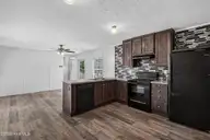 125 Woodleaf Lane, Jacksonville, NC 28540 — 3-bedroom manufactured home in King Estates, Jacksonville, NC, photo 11 of 34
