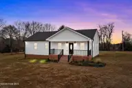 825 Washington Post Road, New Bern, NC 28562 — 3-bedroom home, New Bern, NC, photo 1 of 7: Front