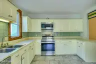 215 Queen Street, Wilmington, NC 28401 — 3-bedroom home in Dawson-Castle Street, Wilmington, NC, photo 12 of 28: 215 Queen St. - Interior - Edited_8