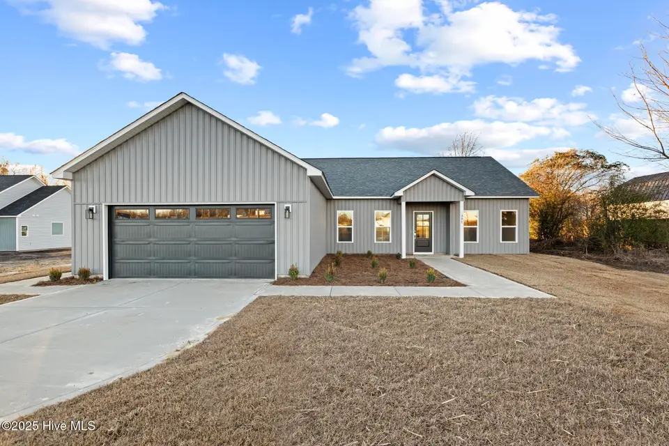 409 Wade Drive, Richlands, NC 28574 — 3-bedroom home in Killis Hills, Richlands, NC, photo 1 of 38