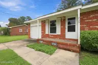 206 Sheffield Road, Jacksonville, NC 28546 — 3-bedroom home in Montclair, Jacksonville, NC, photo 2 of 53: 4-web-or-mls-IMG_3860