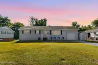 318 White Oak Street, Jacksonville, NC 28540 — 3-bedroom home in Oak Grove, Jacksonville, NC, photo 1 of 45: 318 White Oak St