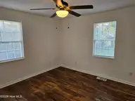 516 National Court Drive, New Bern, NC 28560 — 2-bedroom home, New Bern, NC, photo 10 of 27