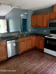 285 Walnut Road, Southport, NC 28461 — 3-bedroom home in Boiling Spring Lakes, Southport, NC, photo 6 of 12: Kitchen