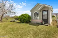 508 N 11th Street, Morehead City, NC 28557 — 2-bedroom waterfront home, Morehead City, NC, photo 18 of 40