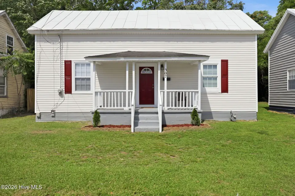 307 S Mcdaniel Street, Kinston, NC 28501 — 3-bedroom home, Kinston, NC, photo 1 of 28: Front of property