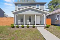 905 Walnut Street, Wilmington, NC 28401 — 3-bedroom home in Rankin Place North, Wilmington, NC, photo 1 of 36: 1_front exterior