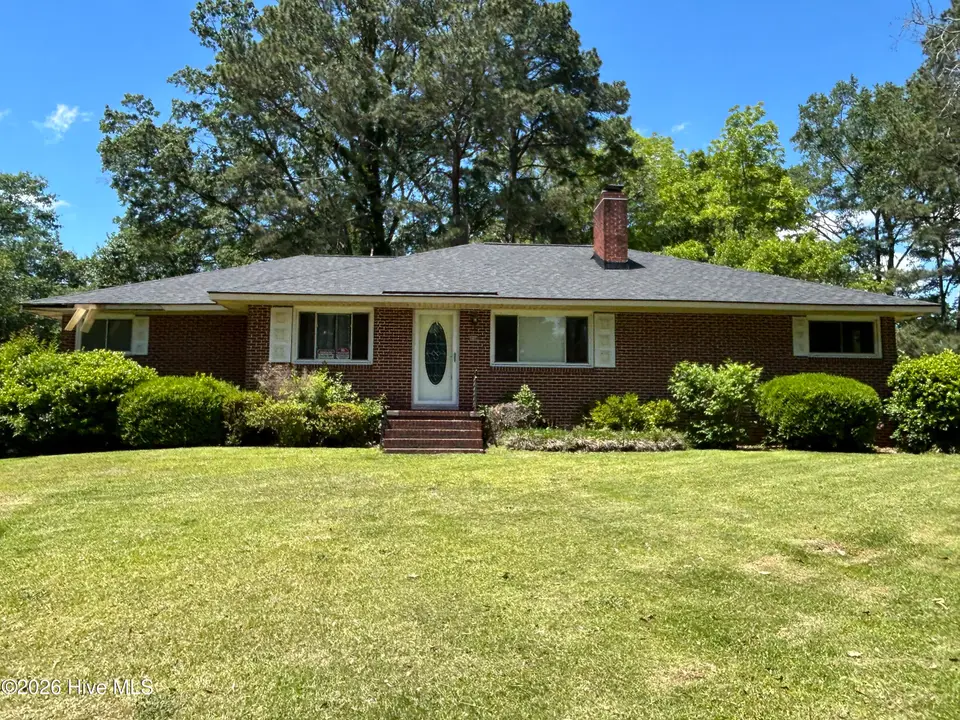 408 Rountree Street W, Wilson, NC 27893 — 3-bedroom home in Hines Ra 8S, Wilson, NC, photo 1 of 6: Front View