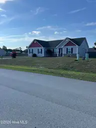 400 Duncan Drive S, Richlands, NC 28574 — 3-bedroom home in Bradford Estates, Richlands, NC, photo 3 of 21
