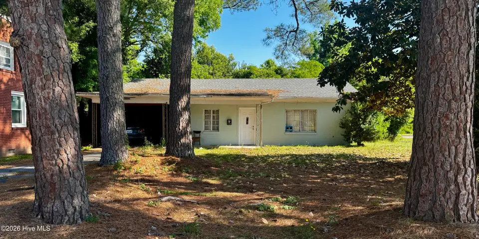 706 E Lenoir Avenue, Kinston, NC 28501 — 3-bedroom home, Kinston, NC, photo 1 of 22: IMG_3606