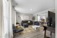 905 Walnut Street, Wilmington, NC 28401 — 3-bedroom home in Rankin Place North, Wilmington, NC, photo 9 of 36: 11_living room