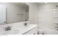 5339 Folklore Way, Wilmington, NC 28412 — 3-bedroom home in Riverlights, Wilmington, NC, photo 17 of 25: Raymond Secondary Bath