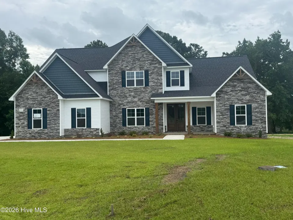 910 Montague Court, Jacksonville, NC 28546 — 4-bedroom home in Serenity Crossing, Jacksonville, NC, photo 1 of 33