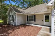 122 Pond View Circle, Hampstead, NC 28443 — 3-bedroom home in Virginia Creek Forest, Hampstead, NC, photo 2 of 32
