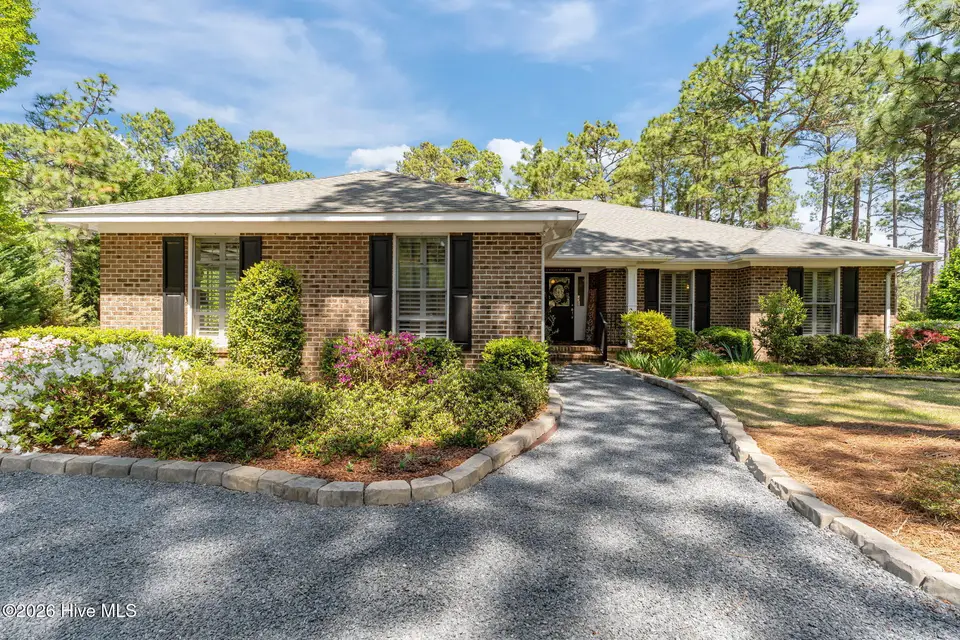 28 Lasswade Drive, Pinehurst, NC 28374 — 3-bedroom home in Pinewild CC, Pinehurst, NC, photo 1 of 53: 1-web-or-mls-DSC01026
