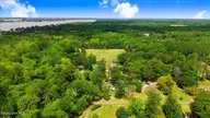 105 Harbor Drive, Washington, NC 27889 — 4-bedroom home in Ridgewood, Washington, NC, photo 13 of 49: 13-105 Harbor Dr-13