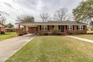 612 E Main Street, Mount Olive, NC 28365 — 3-bedroom home, Mount Olive, NC, photo 3 of 21: 0-MLSFront