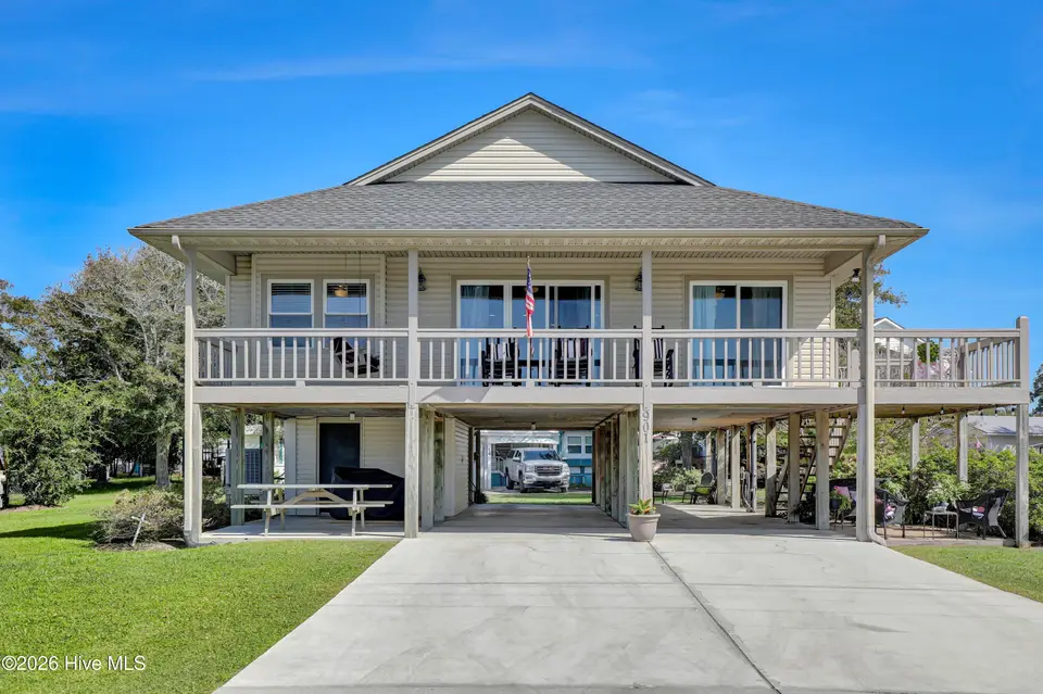 901 Spot Lane, Holly Ridge, NC 28445 — 4-bedroom home in Big Hickory, Holly Ridge, NC, photo 1 of 40