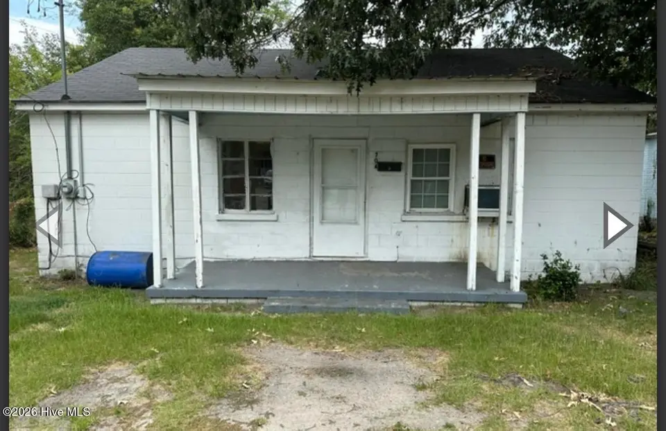 704 E Washington Avenue, Kinston, NC 28501 — 2-bedroom home, Kinston, NC, photo 1 of 16: IMG_3249