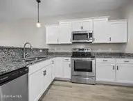 6 Outrigger Drive, Swansboro, NC 28584 — 2-bedroom townhome in The Hammocks at Port of Swansboro, Swansboro, NC, photo 9 of 52: Kitchen
