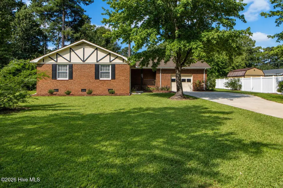 2903 Dare Court, New Bern, NC 28562 — 3-bedroom home in Colony Estates, New Bern, NC, photo 1 of 33: FRONT