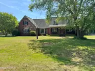 102 Squire Drive, Winterville, NC 28590 — 3-bedroom home in Windsor, Winterville, NC, photo 3 of 48: IMG_1523