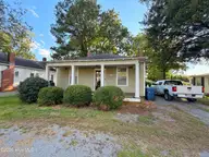 1103 W 5th Street, Washington, NC 27889 — 2-bedroom home, Washington, NC, photo 3 of 19