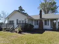 104 Nelson Neck Road, Sea Level, NC 28577 — 2-bedroom home in Sea Level Inn, Sea Level, NC, photo 4 of 9
