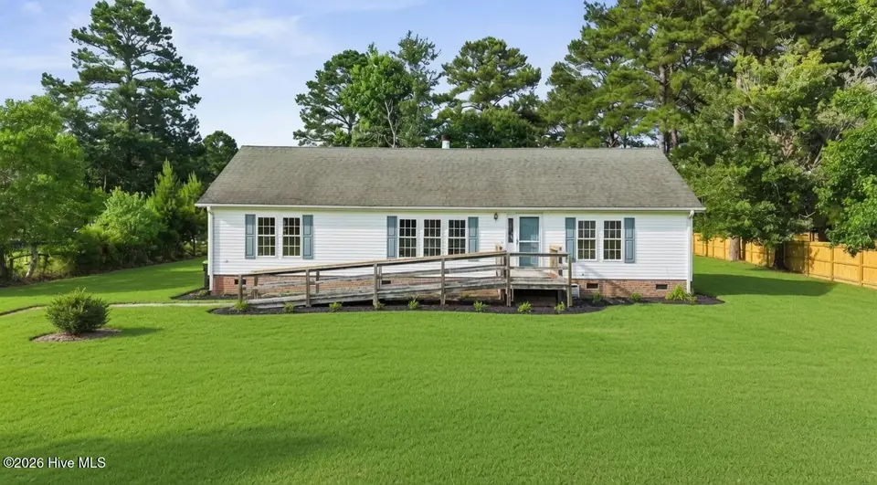 195 Bellhammon Forest Drive, Rocky Point, NC 28457 — 3-bedroom home in Creekwalk @ Bellhammon, Rocky Point, NC, photo 1 of 57