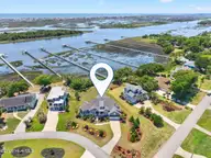 512 Twisted Oak Lane, Sunset Beach, NC 28468 — 4-bedroom waterfront home in Waterway Oaks, Sunset Beach, NC, photo 21 of 74: Kahunaphoto.com