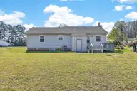 111 Little Lake Circle, New Bern, NC 28560 — 3-bedroom waterfront home in Gracie Farms, New Bern, NC, photo 21 of 24
