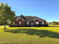 102 Trailwater Drive, Goldsboro, NC 27530 — 3-bedroom home in Village Grove, Goldsboro, NC, photo 2 of 37