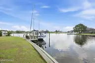 906 Jewell Court, New Bern, NC 28560 — 4-bedroom waterfront home in Fairfield Harbour, New Bern, NC, photo 4 of 52: Beautiful water access