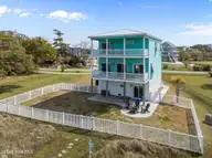 135 Jade Street, Beaufort, NC 28516 — 3-bedroom waterfront home in Jade Point, Beaufort, NC, photo 10 of 59: 6-web-or-mls-135 Jade St 006