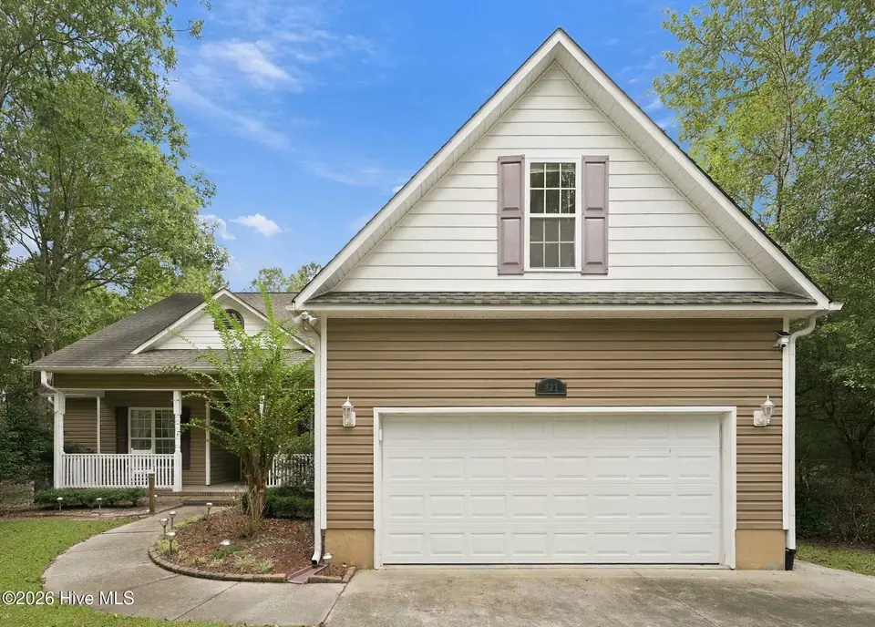 421 Riverside Lane, Stella, NC 28582 — 3-bedroom home in Riverside Plant, Stella, NC, photo 1 of 45
