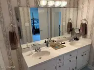 2422 Tram Road, New Bern, NC 28562 — 3-bedroom home in Olde Towne, New Bern, NC, photo 15 of 24: Principal Bathroom