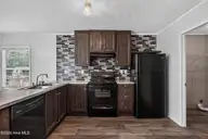 125 Woodleaf Lane, Jacksonville, NC 28540 — 3-bedroom manufactured home in King Estates, Jacksonville, NC, photo 10 of 34