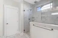 119 Windswept Lane, Beaufort, NC 28516 — 3-bedroom home in Beaufort Club, Beaufort, NC, photo 11 of 42: Primary Bathroom