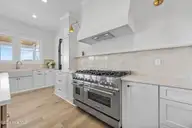 523 Ballast Point Road, Hampstead, NC 28443 — 5-bedroom waterfront home in Sloop Point Plantation, Hampstead, NC, photo 24 of 61: 26_kitchen